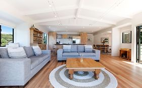 Beachfront Enclosure Bay - Waiheke Unlimited